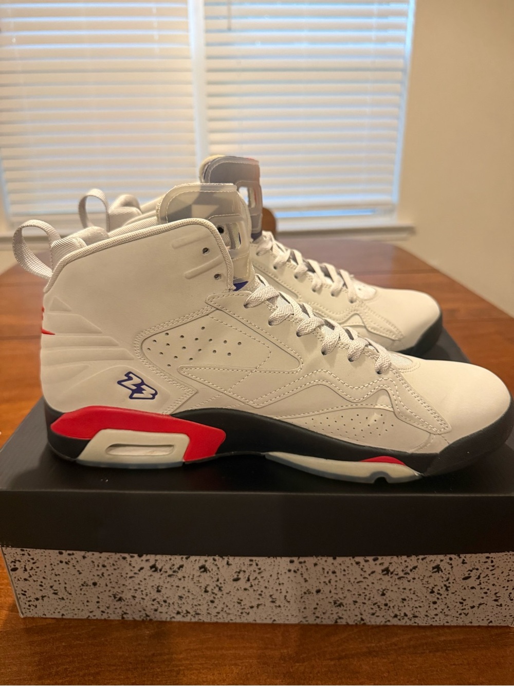 Jordan MVP Raptors Home - Picture 8 of 11
